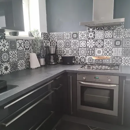 Cozy Et Atypique Lägenhet Charleroi